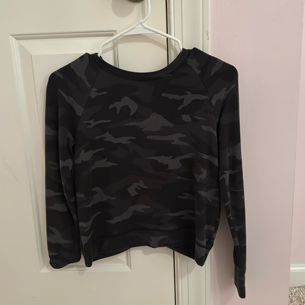 Athleta girl sweatshirt camo size medium 8 to 10